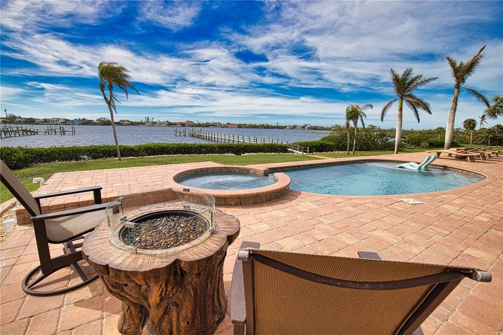 En Venta: $3,850,000 (5 camas, 4 baños, 3967 Pies cuadrados)