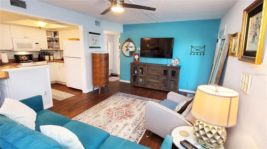 En Venta: $239,000 (1 camas, 1 baños, 700 Pies cuadrados)