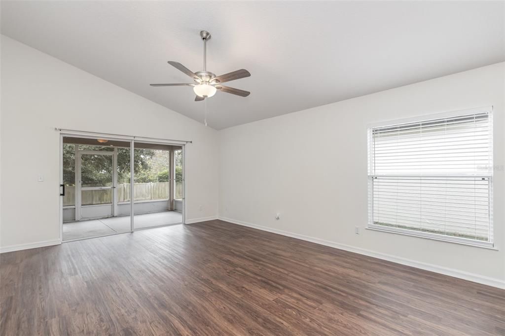 For Sale: $304,900 (3 beds, 2 baths, 1942 Square Feet)