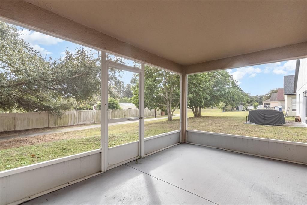 For Sale: $304,900 (3 beds, 2 baths, 1942 Square Feet)