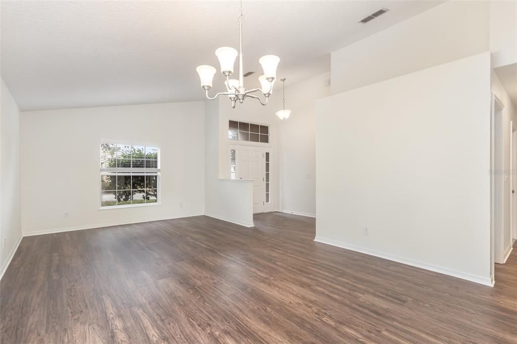 For Sale: $304,900 (3 beds, 2 baths, 1942 Square Feet)