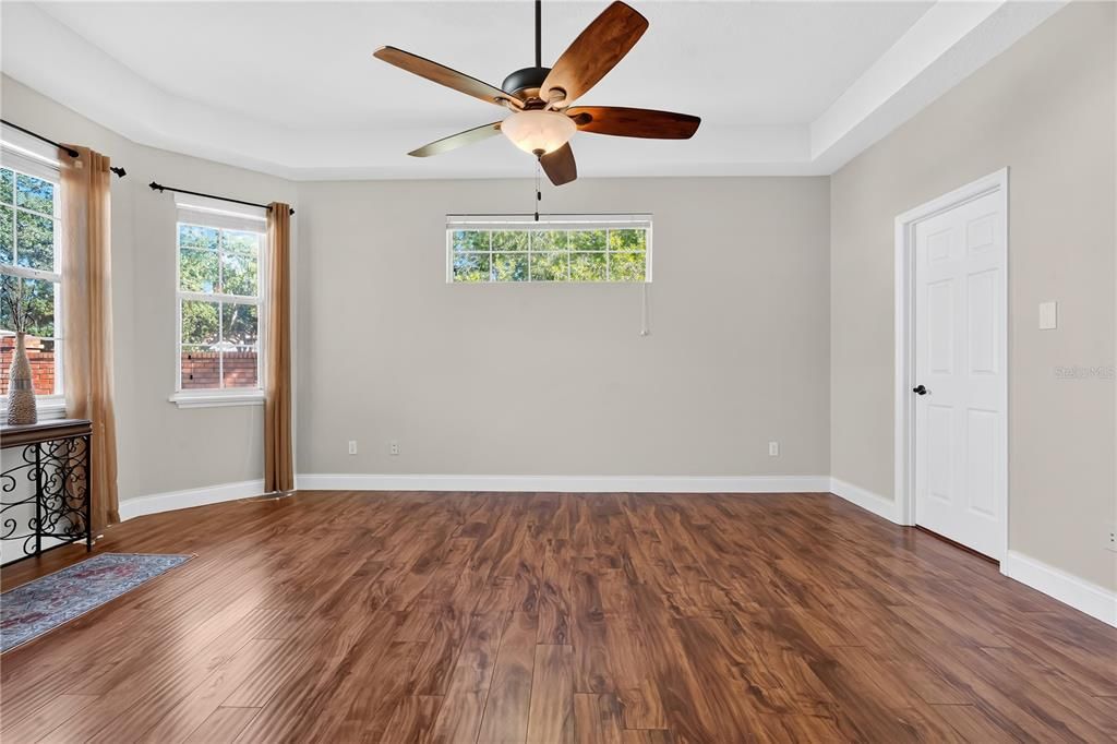 For Sale: $799,000 (3 beds, 3 baths, 2305 Square Feet)