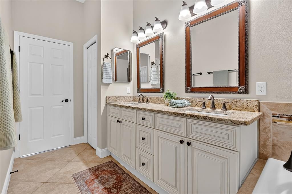 For Sale: $799,000 (3 beds, 3 baths, 2305 Square Feet)