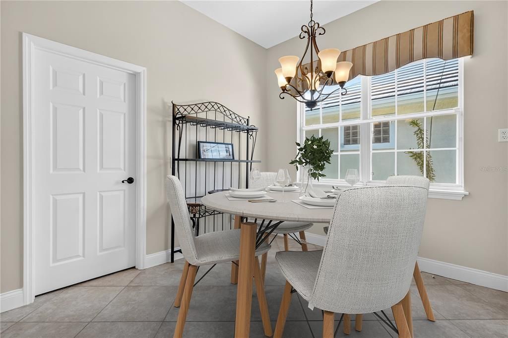 For Sale: $799,000 (3 beds, 3 baths, 2305 Square Feet)