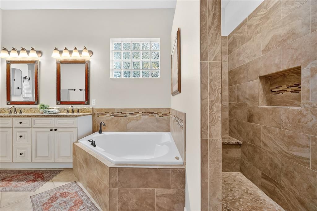 For Sale: $799,000 (3 beds, 3 baths, 2305 Square Feet)