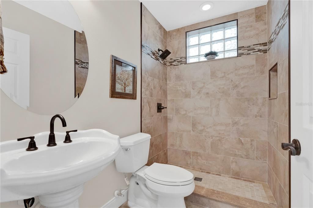 For Sale: $799,000 (3 beds, 3 baths, 2305 Square Feet)