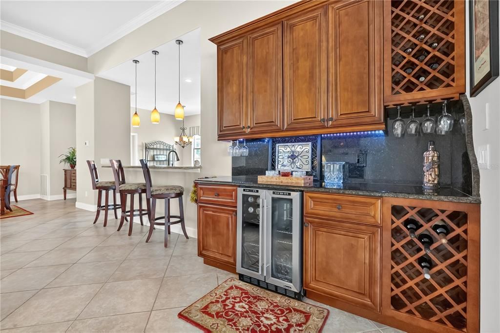 For Sale: $799,000 (3 beds, 3 baths, 2305 Square Feet)