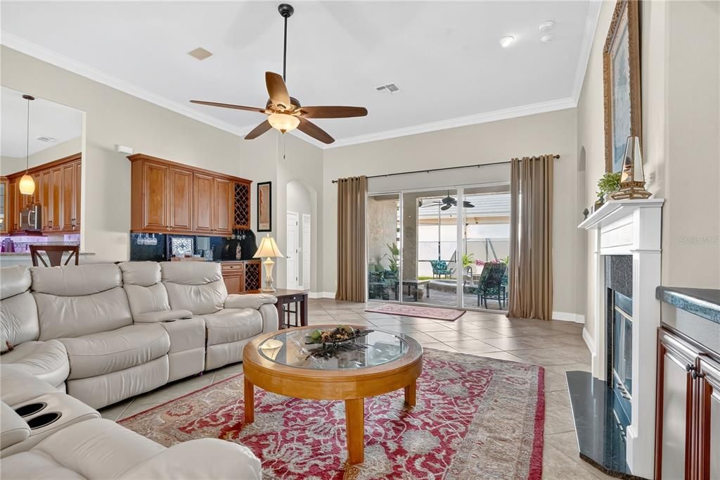 For Sale: $799,000 (3 beds, 3 baths, 2305 Square Feet)