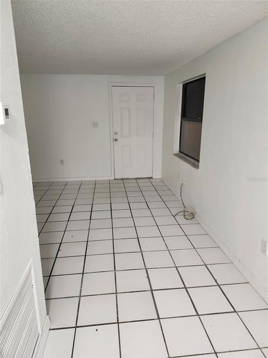 For Rent: $1,400 (2 beds, 1 baths, 750 Square Feet)