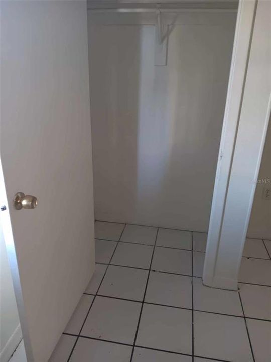 For Rent: $1,400 (2 beds, 1 baths, 750 Square Feet)