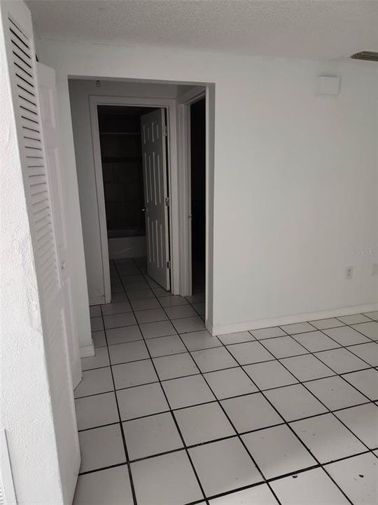 For Rent: $1,400 (2 beds, 1 baths, 750 Square Feet)