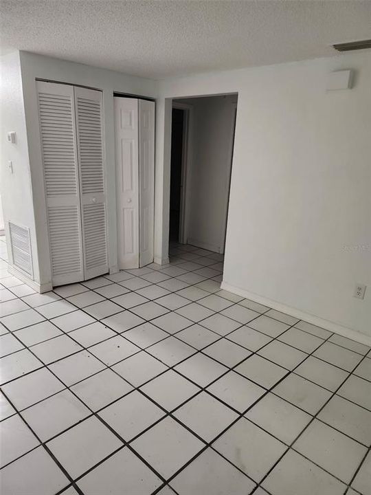 For Rent: $1,400 (2 beds, 1 baths, 750 Square Feet)