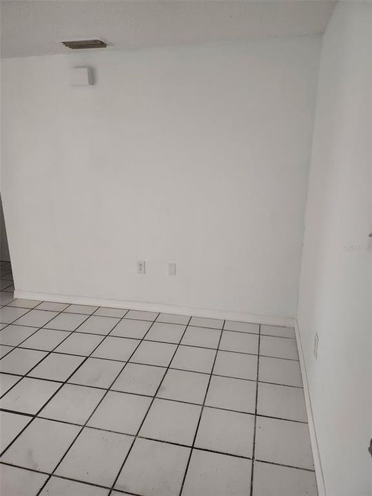 For Rent: $1,400 (2 beds, 1 baths, 750 Square Feet)