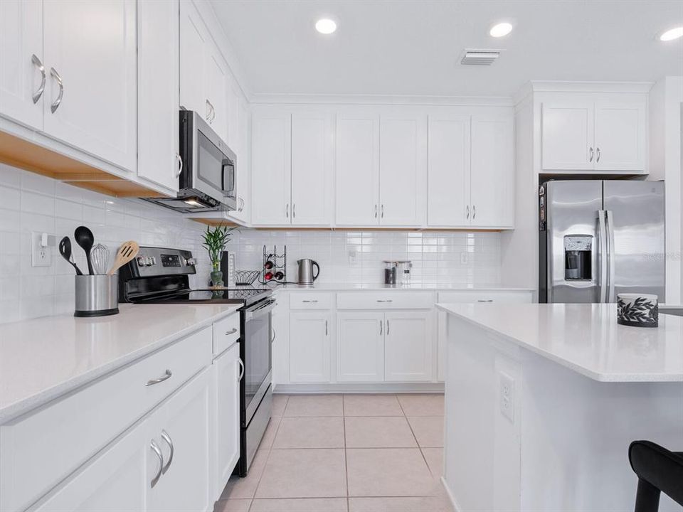 На продажу: $419,000 (4 спален, 3 ванн, 1734 Квадратных фут)