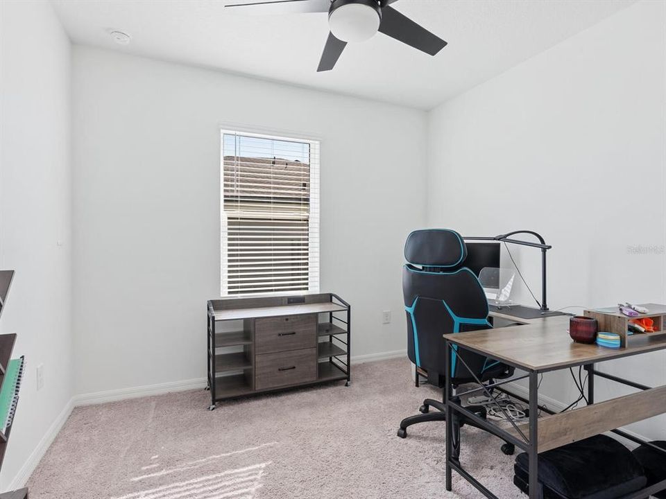 На продажу: $419,000 (4 спален, 3 ванн, 1734 Квадратных фут)