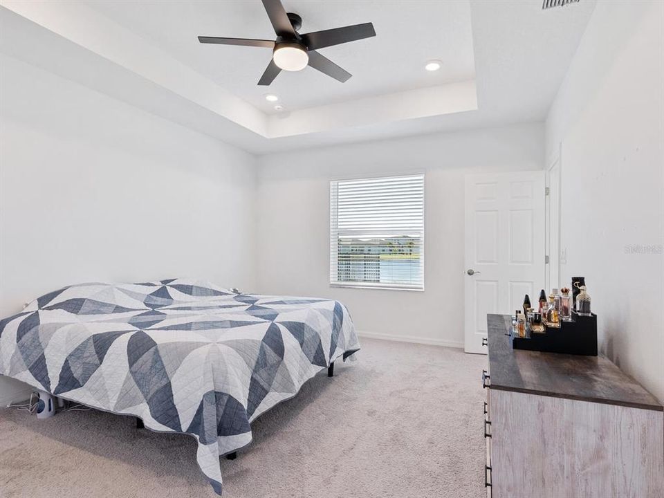 На продажу: $419,000 (4 спален, 3 ванн, 1734 Квадратных фут)