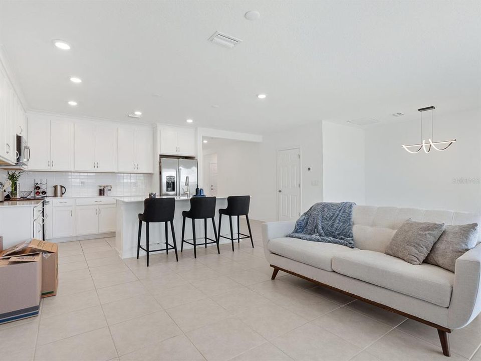 На продажу: $419,000 (4 спален, 3 ванн, 1734 Квадратных фут)