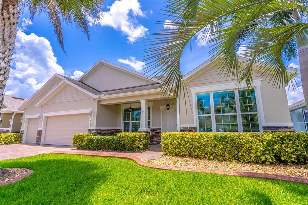 Active With Contract: $550,000 (4 beds, 3 baths, 3087 Square Feet)