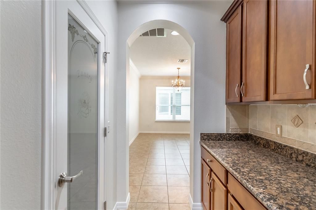 Active With Contract: $550,000 (4 beds, 3 baths, 3087 Square Feet)