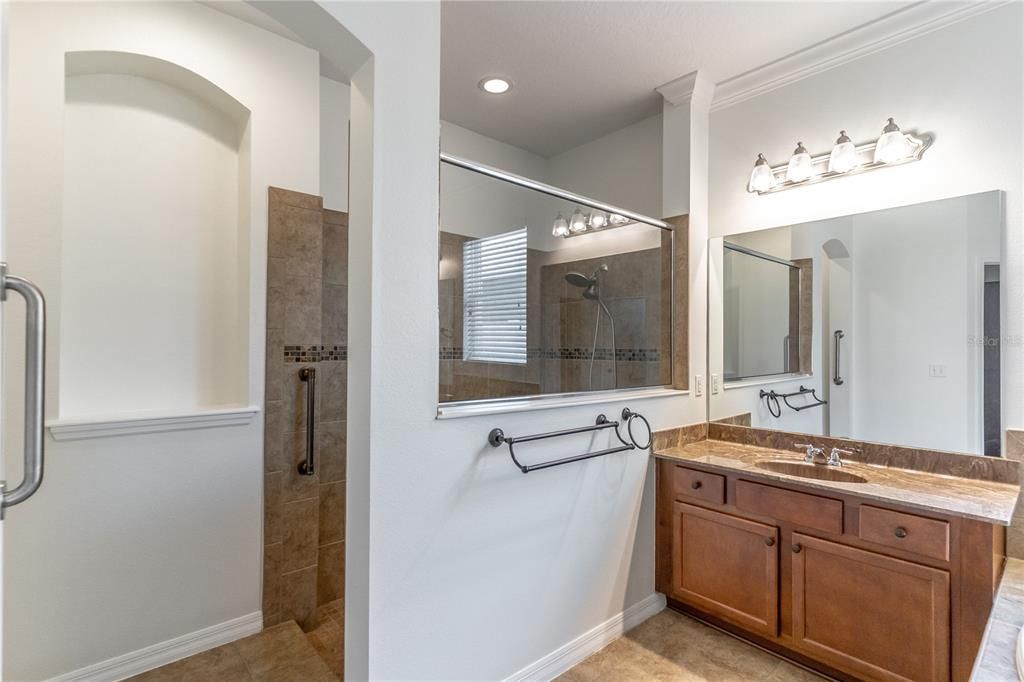 Active With Contract: $550,000 (4 beds, 3 baths, 3087 Square Feet)