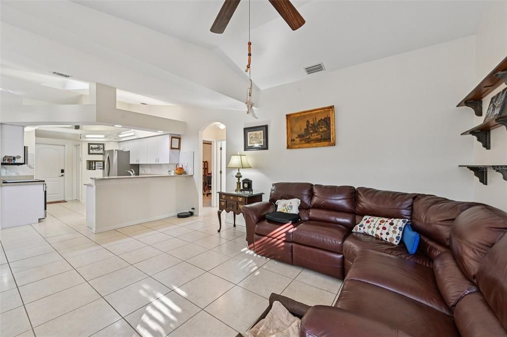 待售: $448,000 (3 贝兹, 2 浴室, 1758 平方英尺)