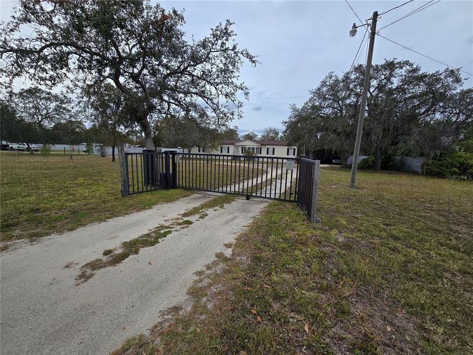 For Sale: $354,900 (4 beds, 2 baths, 2280 Square Feet)