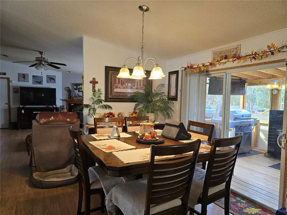 For Sale: $354,900 (4 beds, 2 baths, 2280 Square Feet)