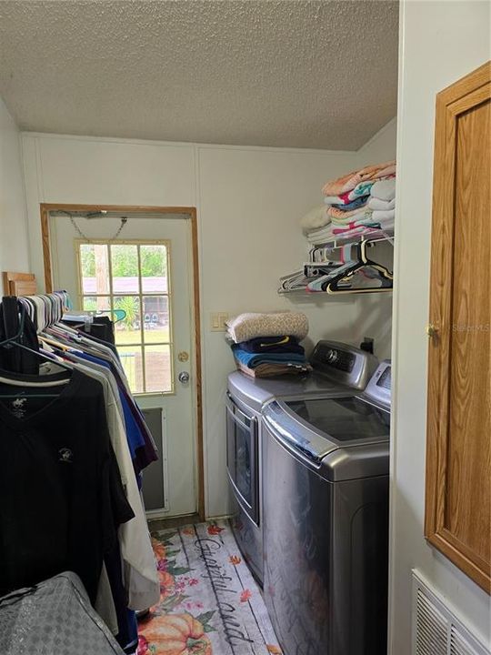 For Sale: $354,900 (4 beds, 2 baths, 2280 Square Feet)