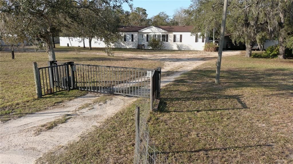 For Sale: $354,900 (4 beds, 2 baths, 2280 Square Feet)