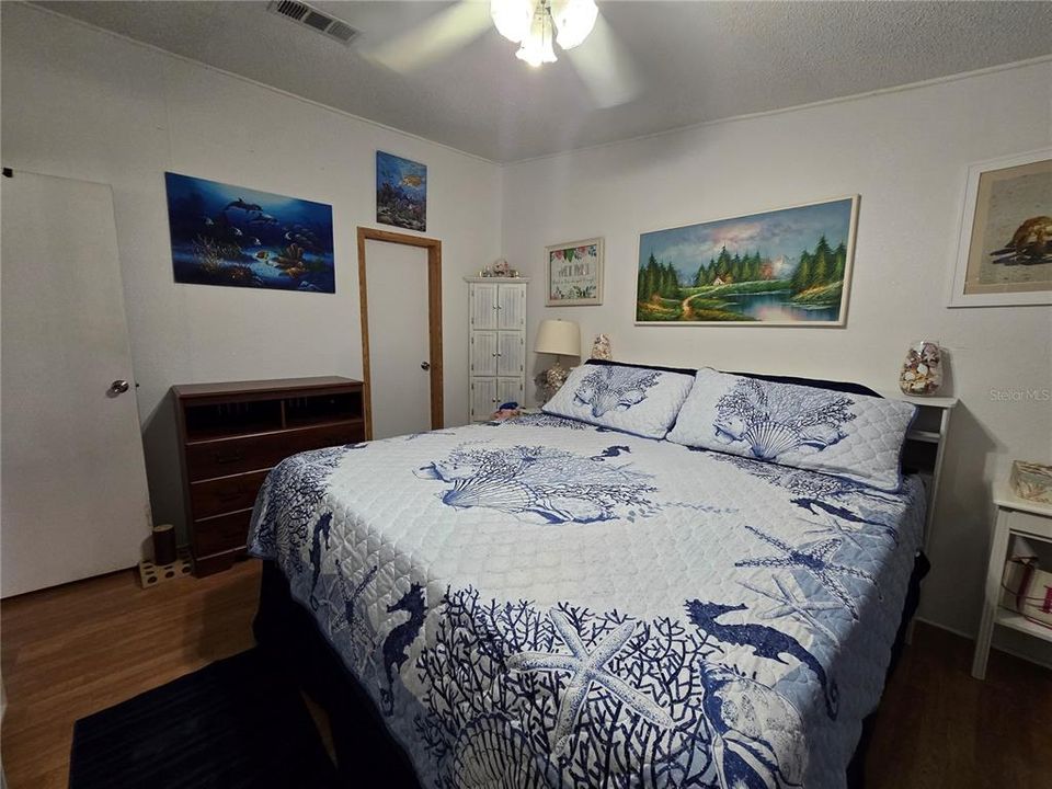 For Sale: $354,900 (4 beds, 2 baths, 2280 Square Feet)