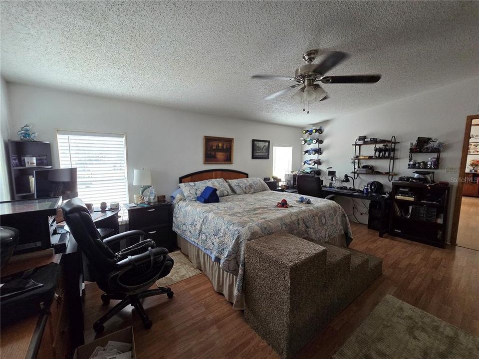 For Sale: $354,900 (4 beds, 2 baths, 2280 Square Feet)