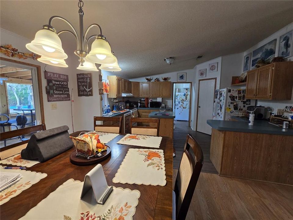 For Sale: $354,900 (4 beds, 2 baths, 2280 Square Feet)