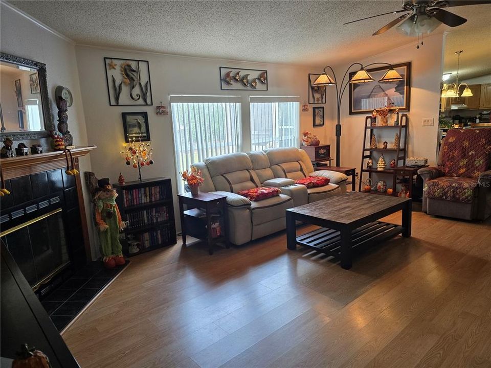 For Sale: $354,900 (4 beds, 2 baths, 2280 Square Feet)