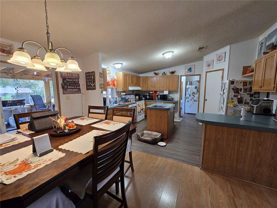 For Sale: $354,900 (4 beds, 2 baths, 2280 Square Feet)