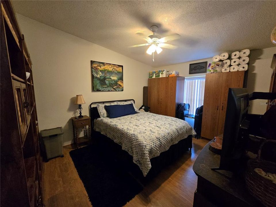 For Sale: $354,900 (4 beds, 2 baths, 2280 Square Feet)