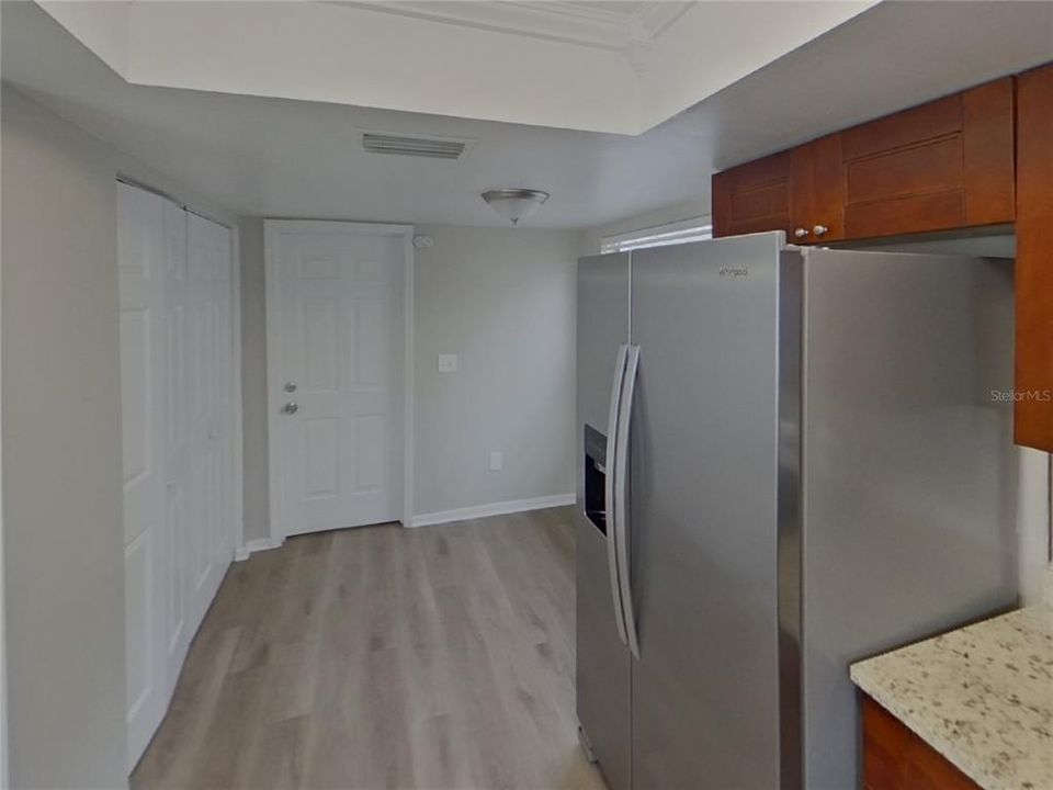 合同活跃: $1,929 (3 贝兹, 2 浴室, 1339 平方英尺)