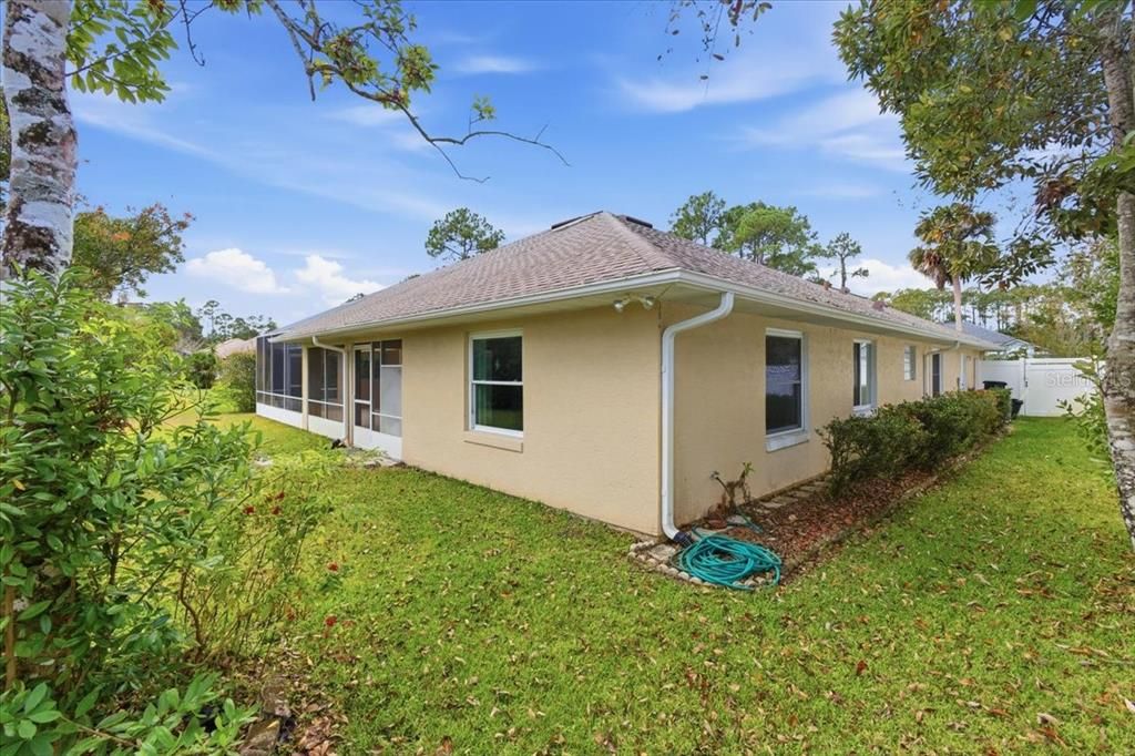 Active With Contract: $299,875 (3 beds, 2 baths, 2034 Square Feet)