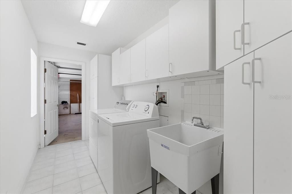 Active With Contract: $299,875 (3 beds, 2 baths, 2034 Square Feet)