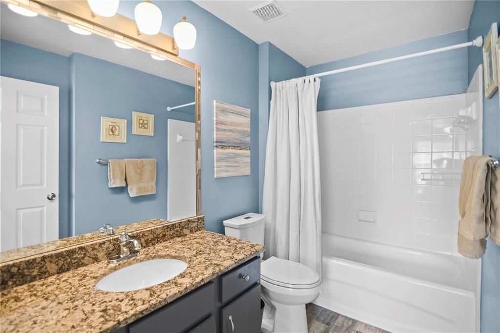 На продажу: $250,000 (2 спален, 2 ванн, 1080 Квадратных фут)