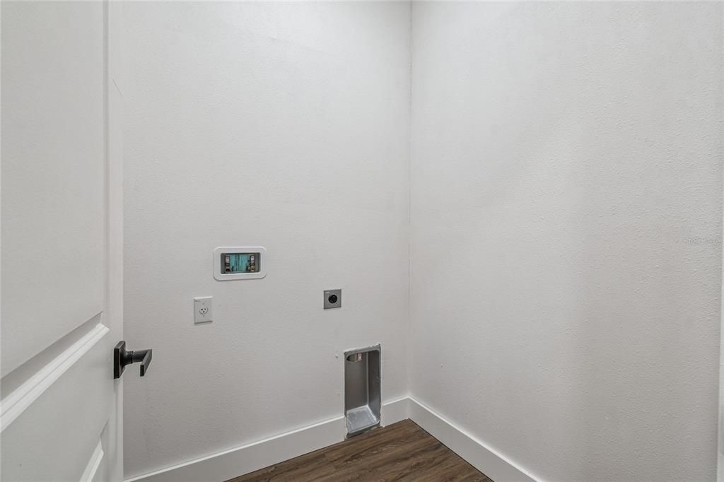 En Venta: $450,000 (4 camas, 3 baños, 2687 Pies cuadrados)