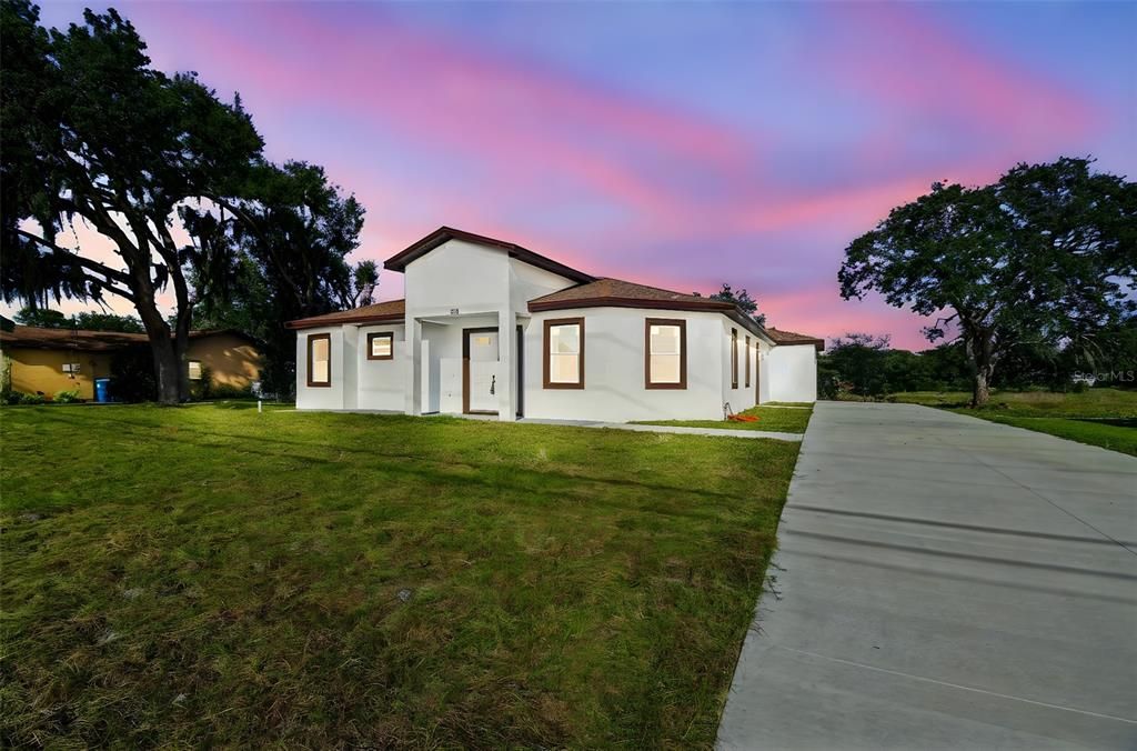 En Venta: $450,000 (4 camas, 3 baños, 2687 Pies cuadrados)