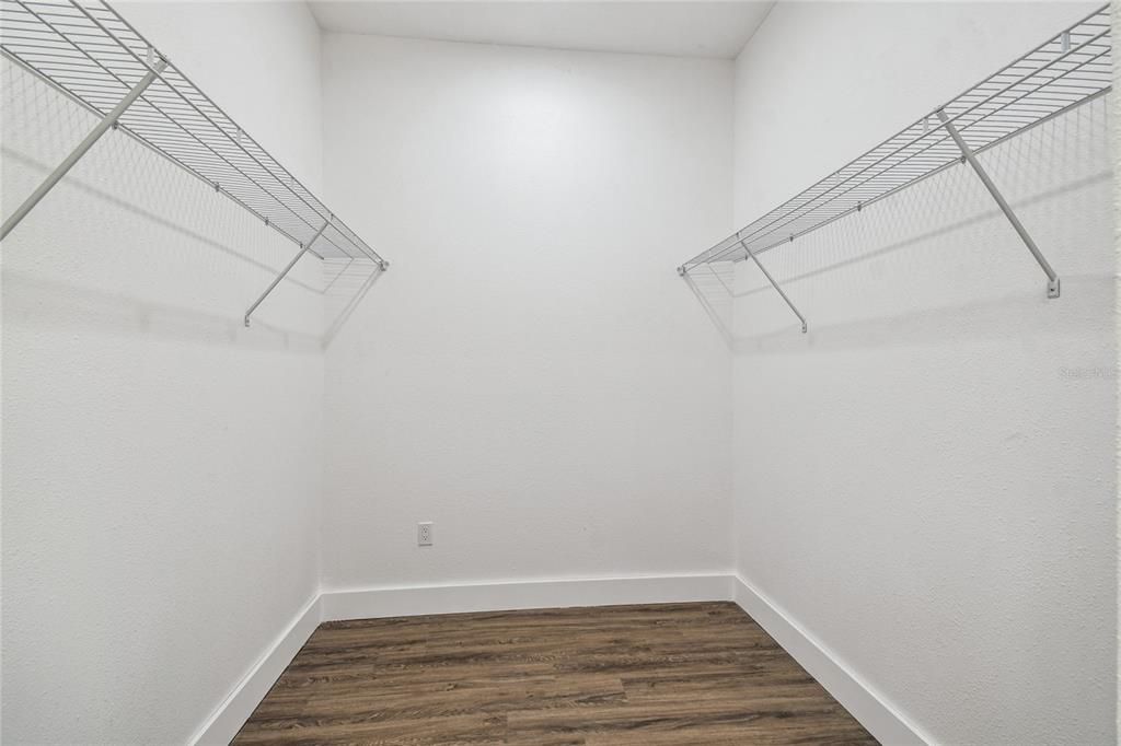 En Venta: $450,000 (4 camas, 3 baños, 2687 Pies cuadrados)