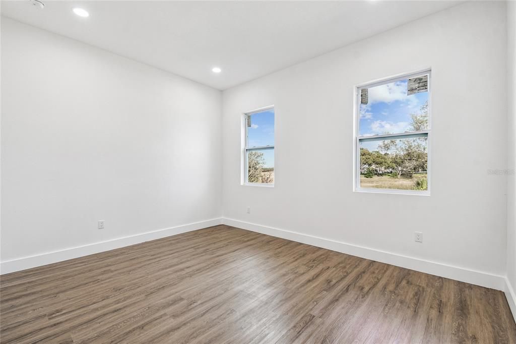 En Venta: $450,000 (4 camas, 3 baños, 2687 Pies cuadrados)