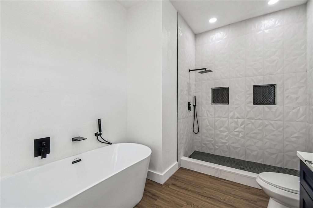 En Venta: $450,000 (4 camas, 3 baños, 2687 Pies cuadrados)