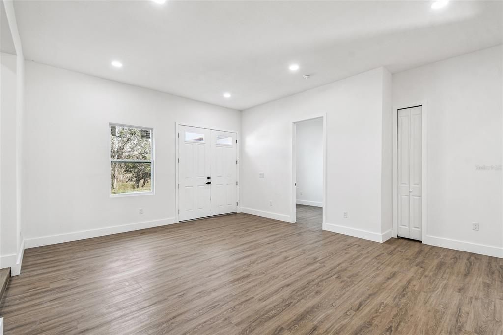 En Venta: $450,000 (4 camas, 3 baños, 2687 Pies cuadrados)