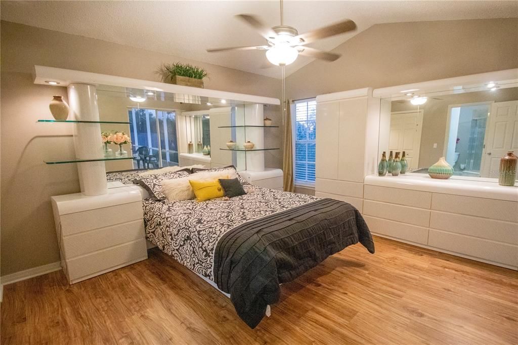 Под контрактом: $417,500 (3 спален, 2 ванн, 1622 Квадратных фут)