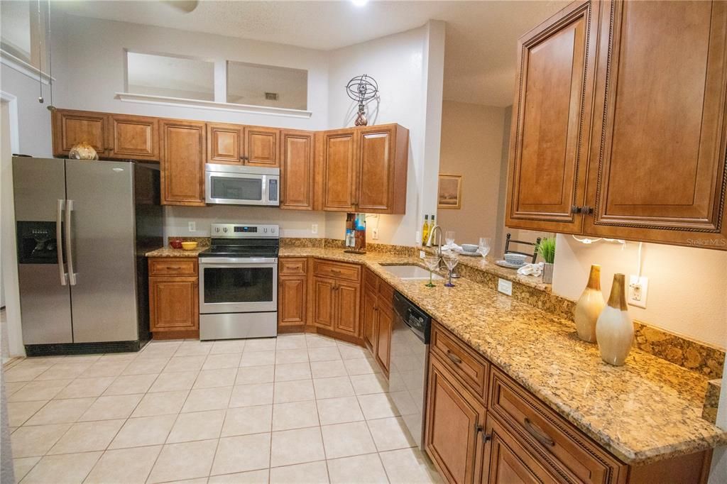 Под контрактом: $417,500 (3 спален, 2 ванн, 1622 Квадратных фут)