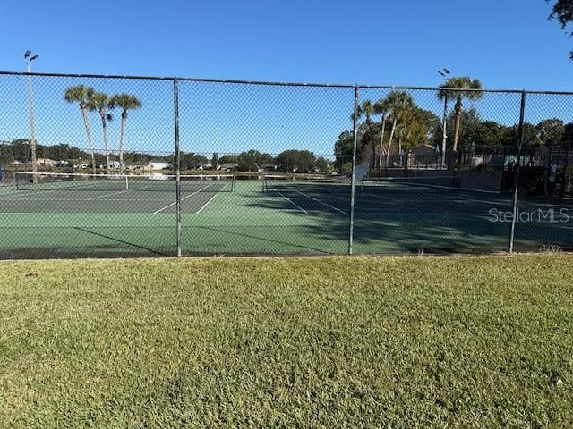 Под контрактом: $417,500 (3 спален, 2 ванн, 1622 Квадратных фут)