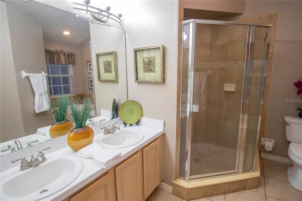 Под контрактом: $417,500 (3 спален, 2 ванн, 1622 Квадратных фут)