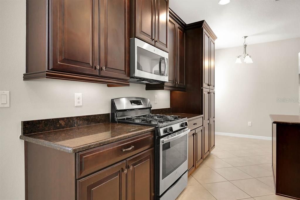 For Rent: $2,950 (4 beds, 3 baths, 2340 Square Feet)